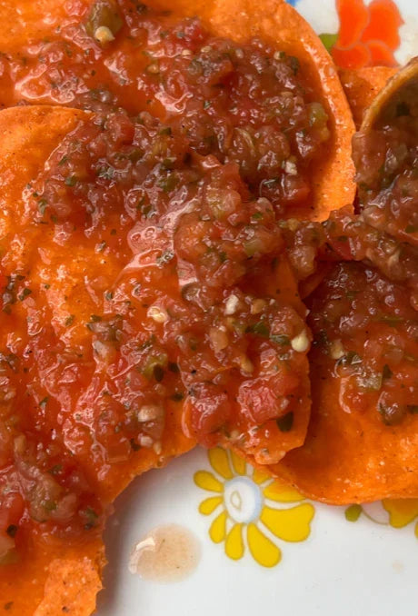 Salsa roja casera con caldo de hueso